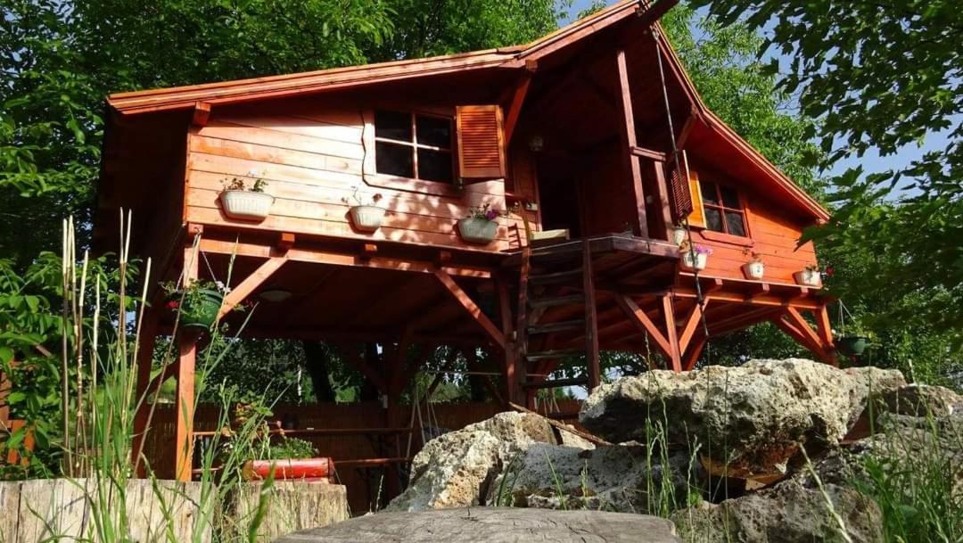 Holiday Vendeghaz Es Szabadidokert Jardanhaza Exterior foto